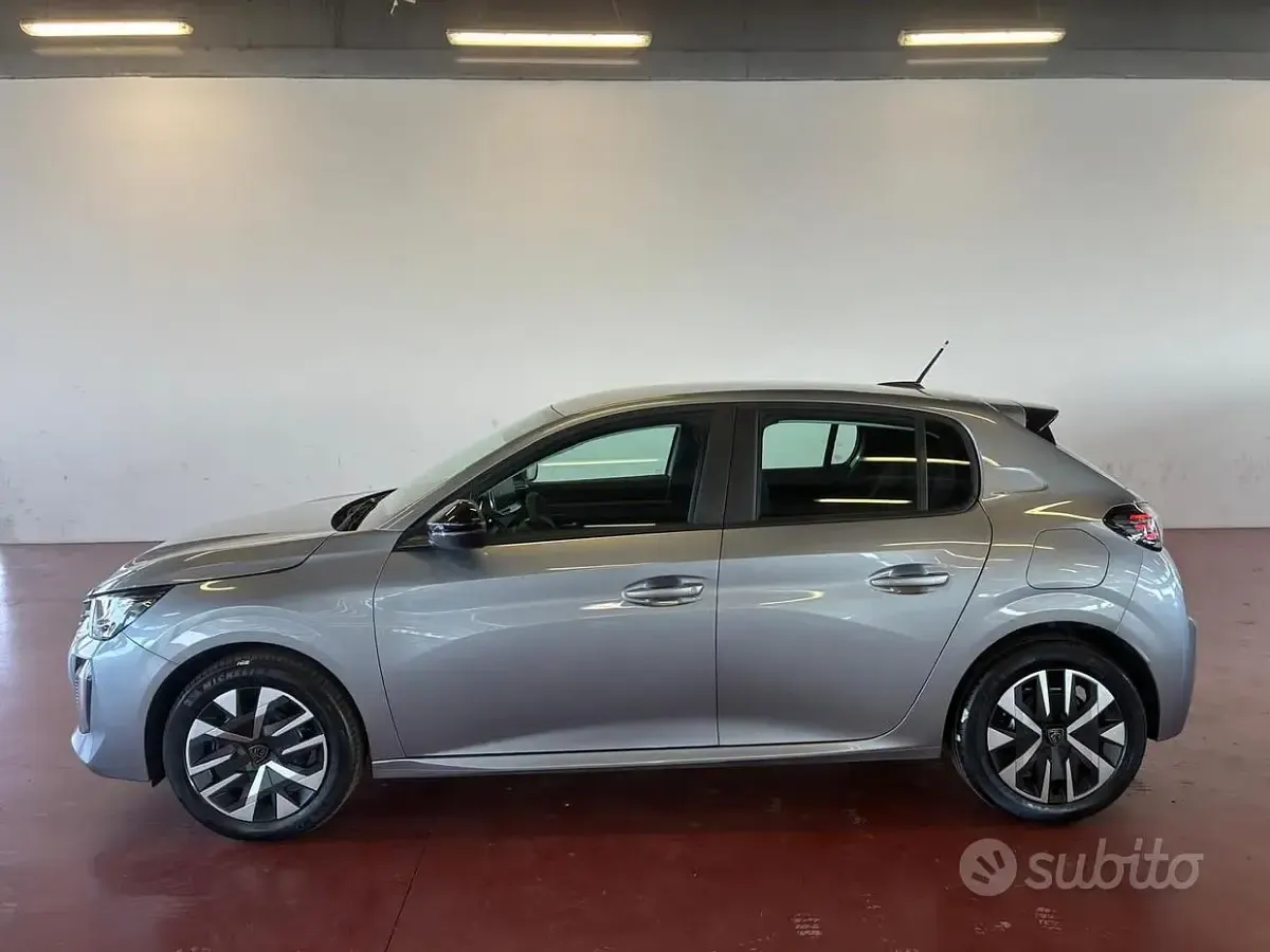 Nuova Peugeot 208 Business-Line 101 CV (74 kW) 2026 Grigio Utilitaria