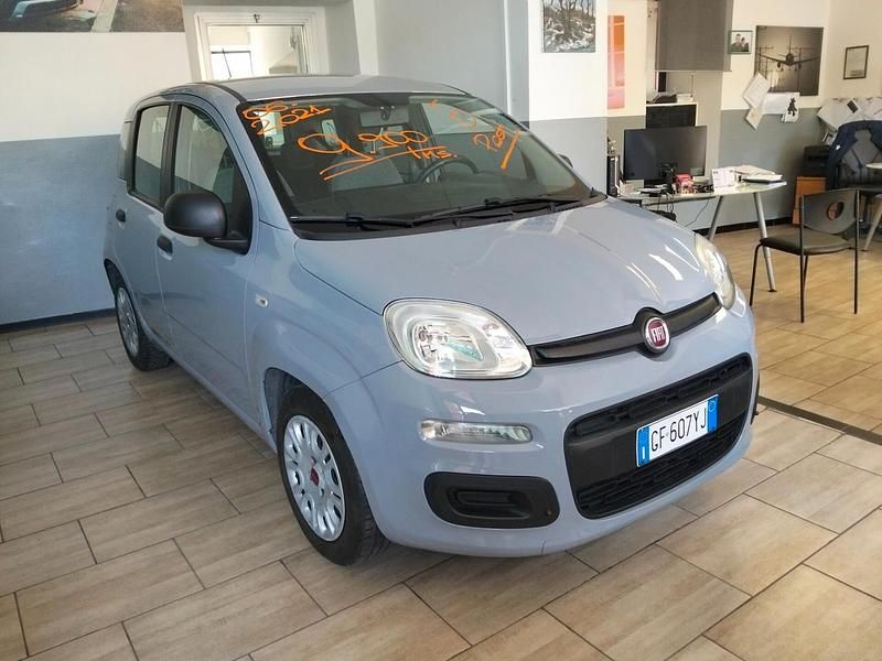 Usata Fiat Panda Cross Cross 70 CV (51 kW) 2021 Grigio Utilitaria