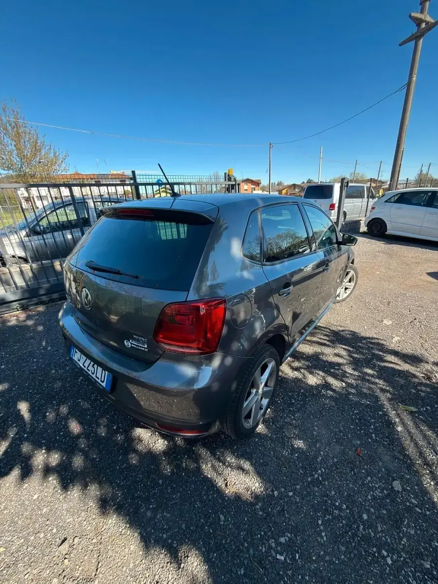 Usata VW Polo Business 74 CV (54 kW) 2016 Grigio Berlina