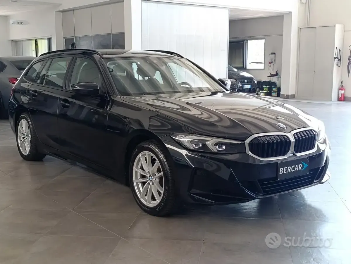 Usata BMW 318 Shadowline 150 CV (110 kW) 2023 Nero Station wagon