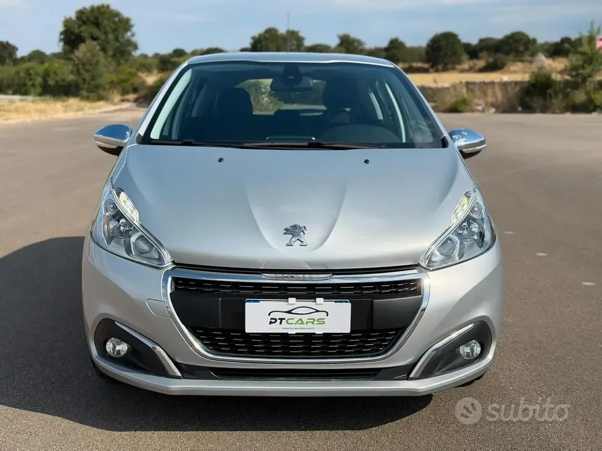 Usata Peugeot 208 Allure 100 CV (73 kW) 2017 Grigio Utilitaria
