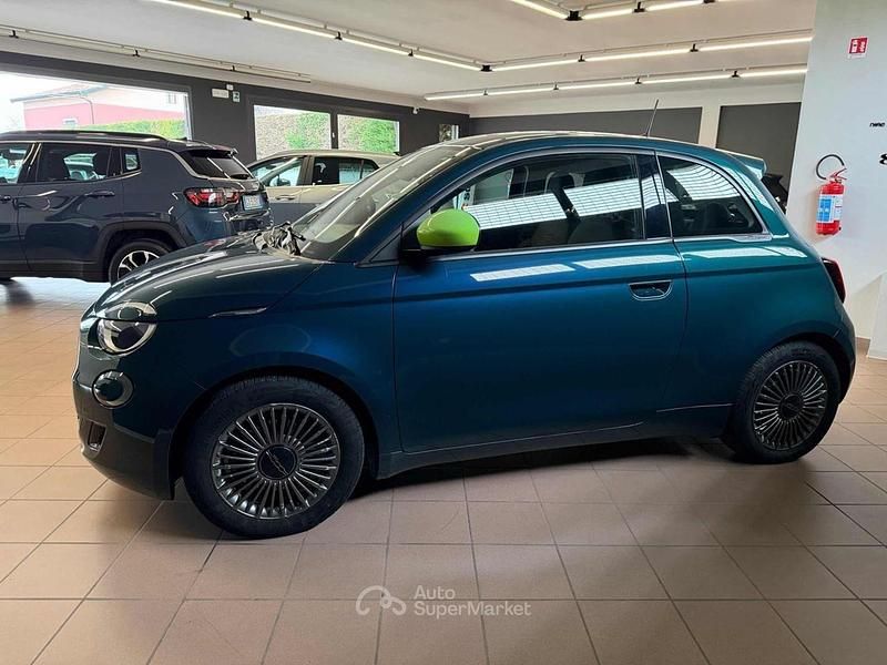 Usata Fiat 500e Icon 86 kW (118 CV) 2021 Oceano green Berlina
