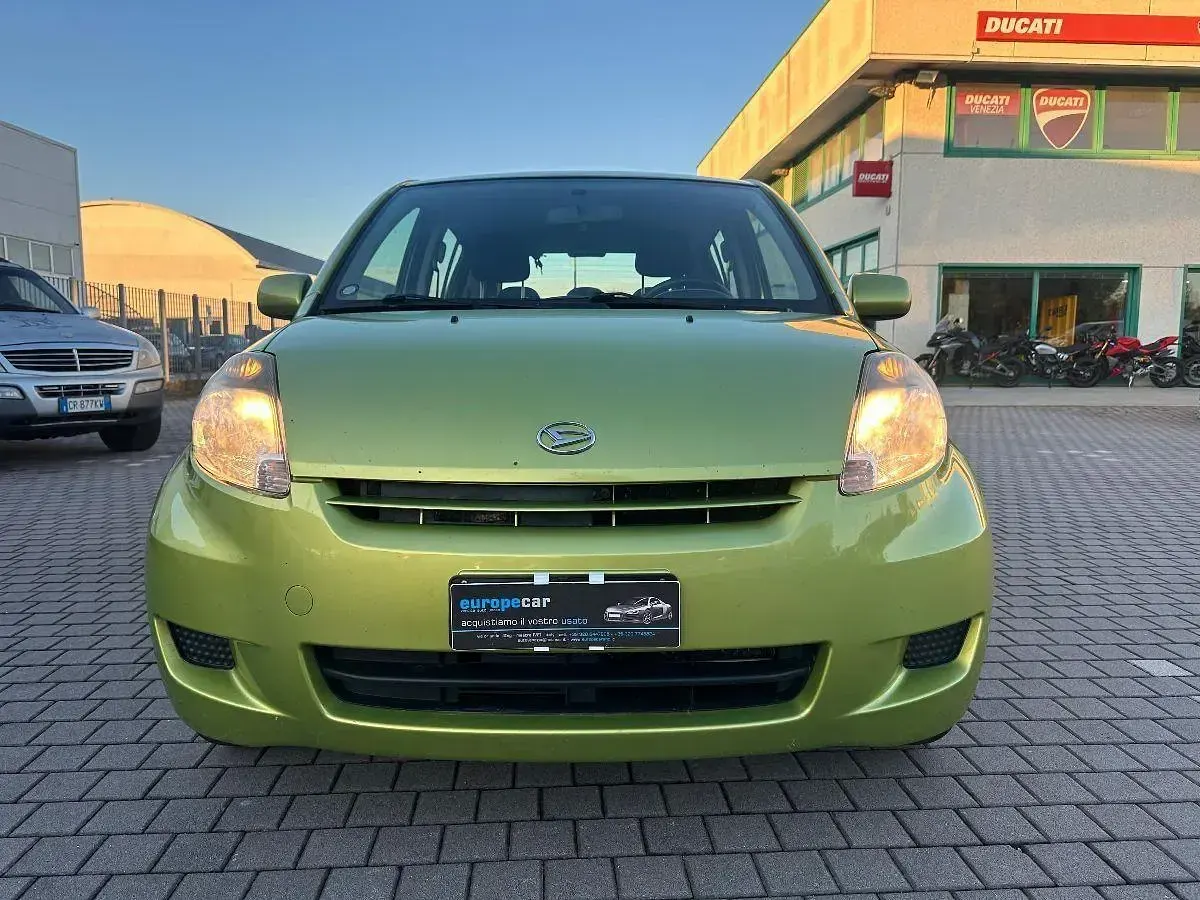 Usata Daihatsu Sirion TAKA 102 CV (75 kW) 2009 Verde Utilitaria