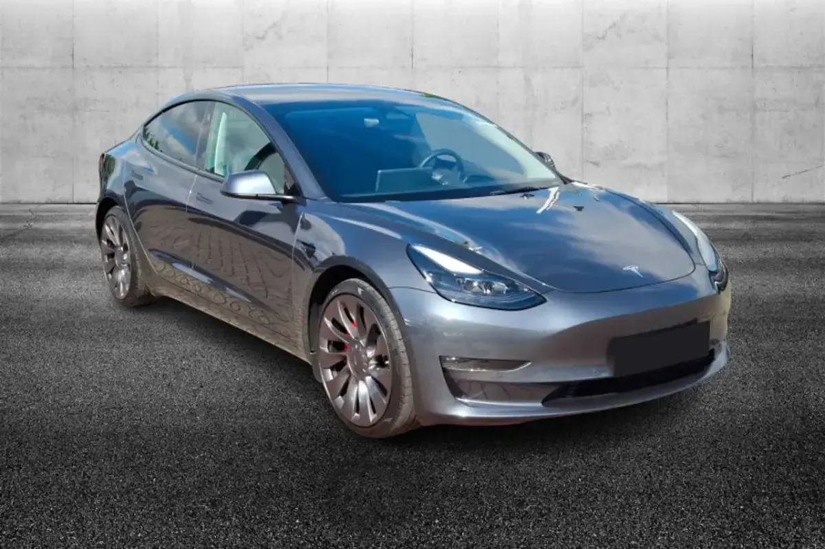 Usata Tesla Model 3 Performance 155 kW (211 CV) 2022 Grigio Berlina