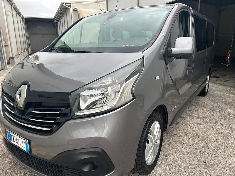 Usata Renault Trafic 145 CV (106 kW) 2015 Grigio Monovolume