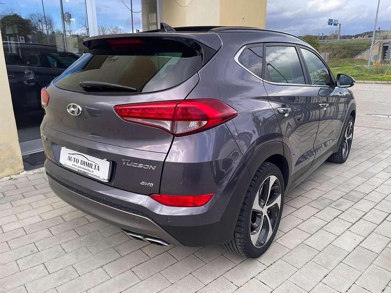 Usata Hyundai Tucson Xpossible 136 CV (100 kW) 2016 Grigio SUV