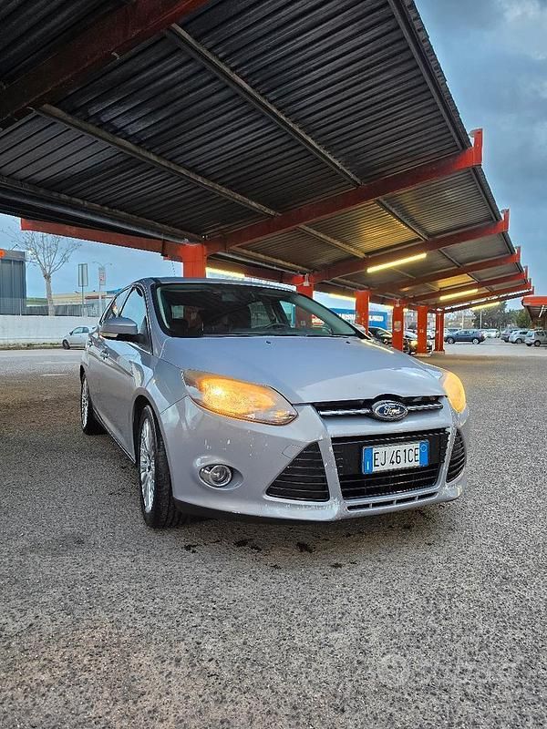 Usata Ford Focus Titanium 115 CV (84 kW) 2011 Grigio Berlina