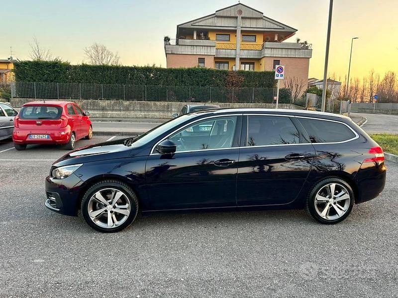 Usata Peugeot 308 Allure 131 CV (96 kW) 2019 Blu Station wagon