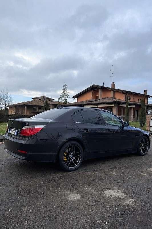 Usata BMW 530 Efficient Dynamics 218 CV (160 kW) 2004 Nero Berlina