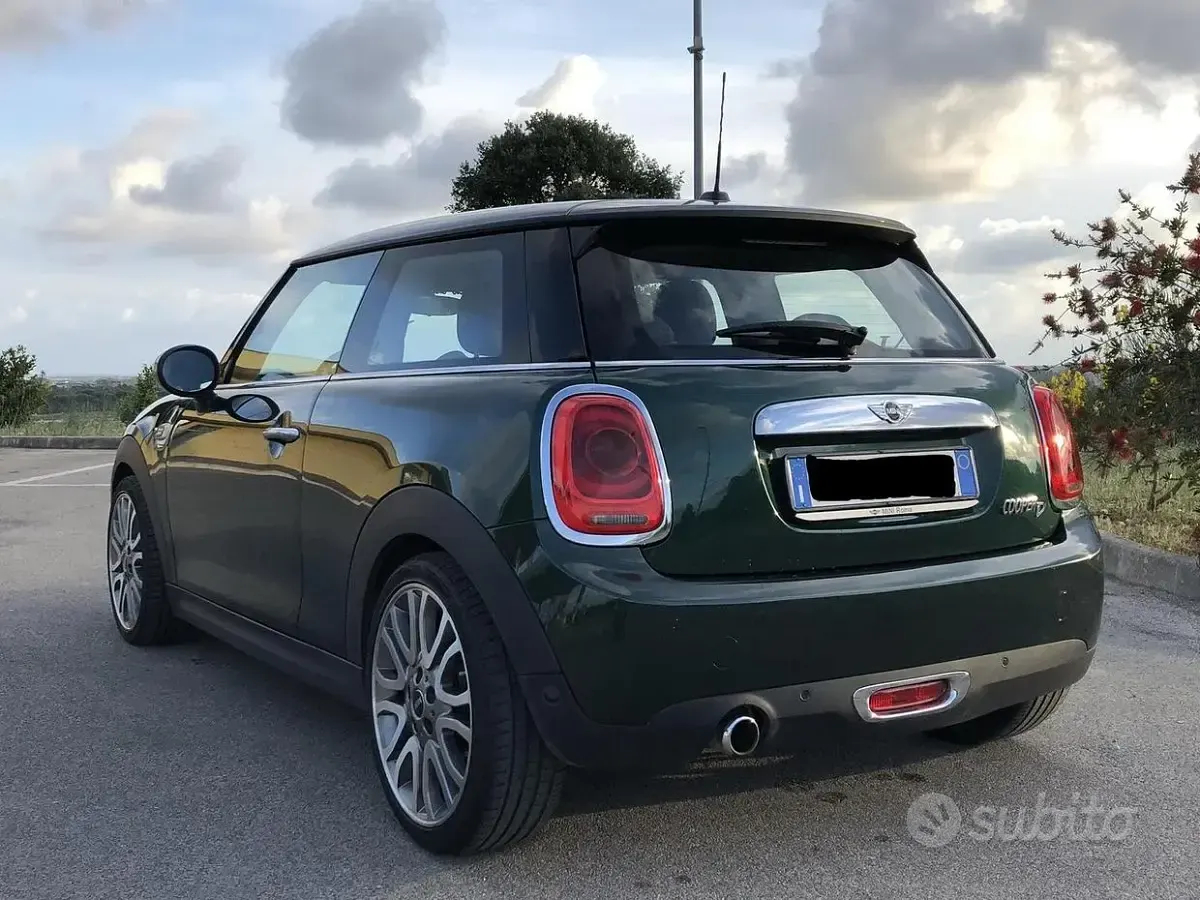 Usata Mini Cooper D Seven 116 CV (85 kW) 2016 Verde Utilitaria
