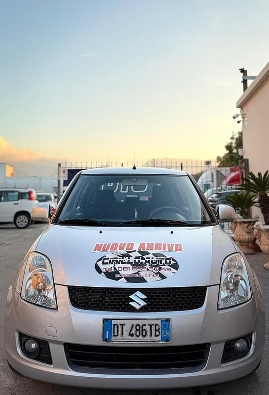Grigio Usata 2009 Suzuki Swift Due volumi | 3500 € (Buon prezzo) - Immagine 1/4