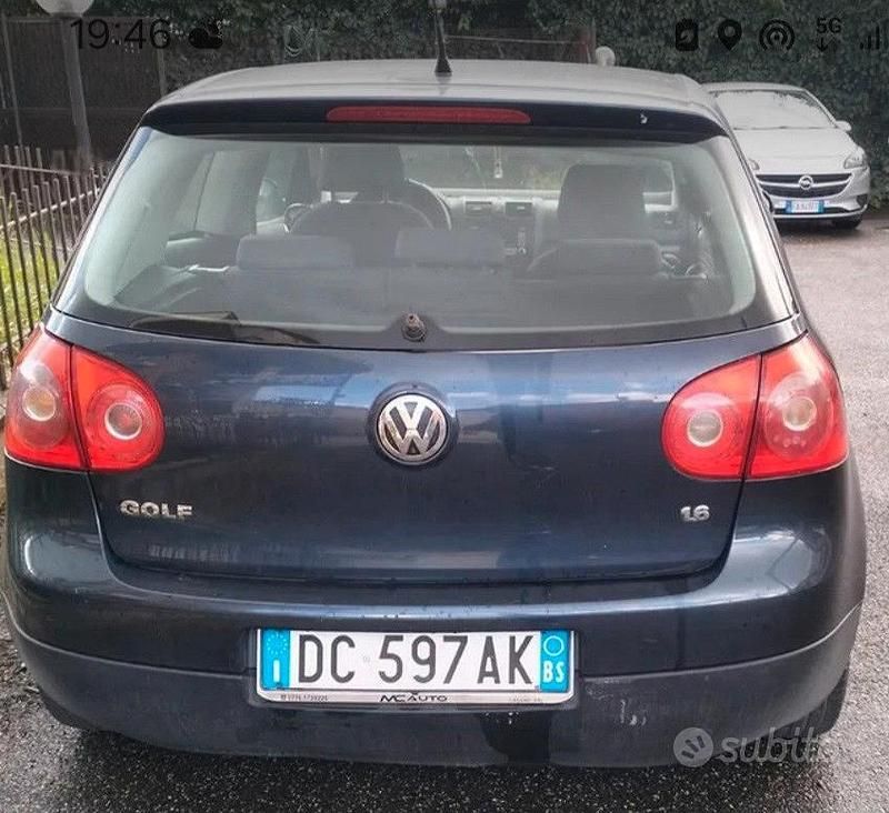 Blu Usata 2006 VW Golf V Due volumi | 3000 € (Buon prezzo) - Immagine 1/3