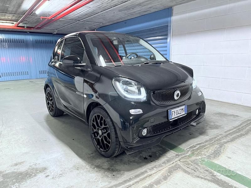 Usata Smart ForTwo Cabrio Superpassion 90 CV (66 kW) 2019 Nero Cabrio