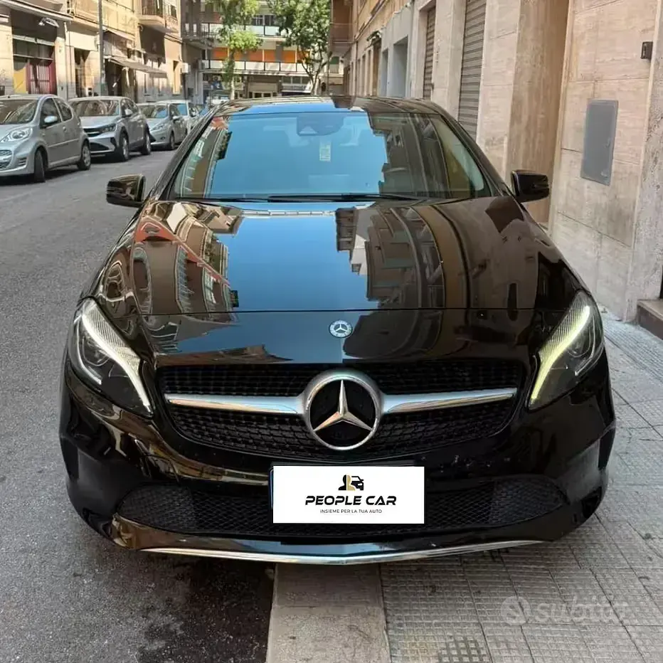 Usata Mercedes 180 109 CV (80 kW) 2017 Nero Berlina