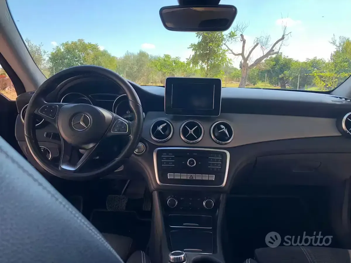 Usata Mercedes CLA200 136 CV (100 kW) 2018 Nero Coupé