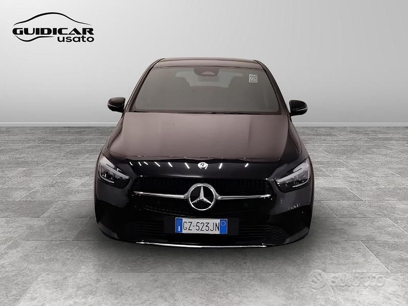 Nuova Mercedes 180 2025 Nero Berlina