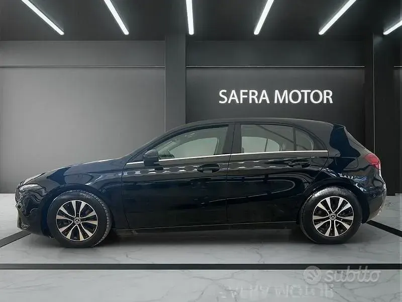Usata Mercedes A180 Advanced 116 CV (85 kW) 2025 Nero Berlina