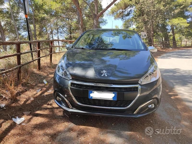 Usata Peugeot 208 Allure 82 CV (60 kW) 2017 Grigio Utilitaria