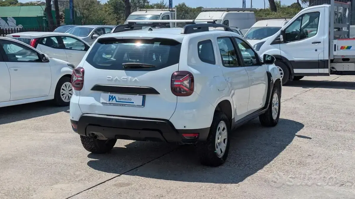 Usata Dacia Duster 105 CV (77 kW) 2023 Bianco SUV
