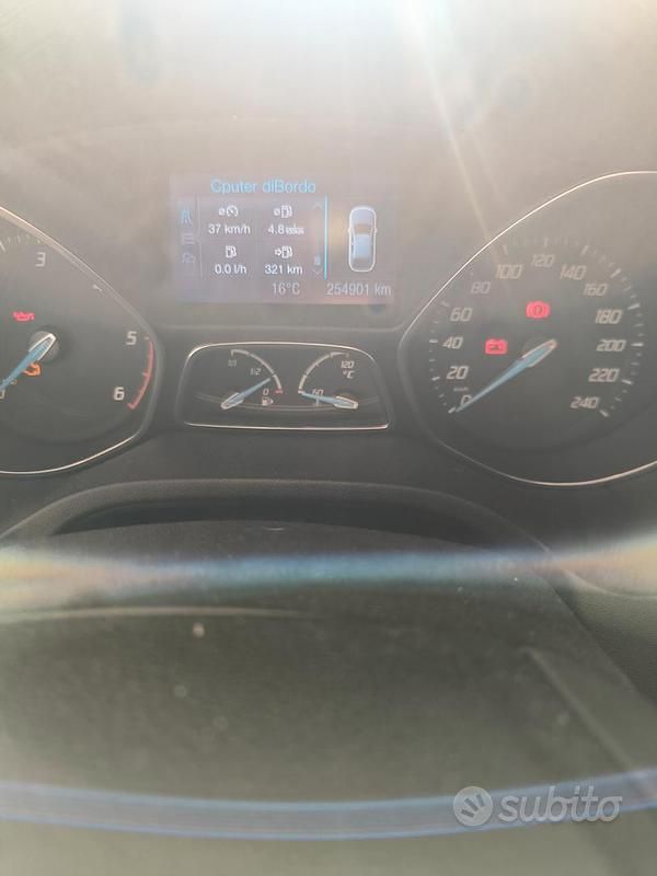 Usata Ford Focus 115 CV (84 kW) 2012 Grigio Berlina