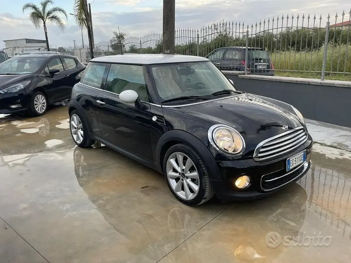 Usata Mini Cooper Coupé 112 CV (82 kW) 2010 Nero Coupé