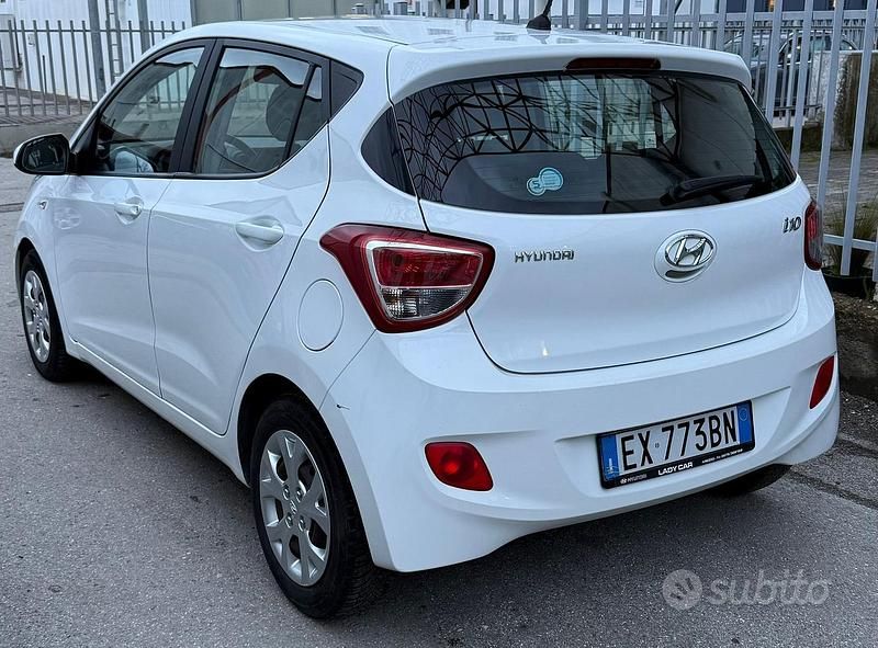 Usata Hyundai i10 67 CV (49 kW) 2014 Bianco Utilitaria