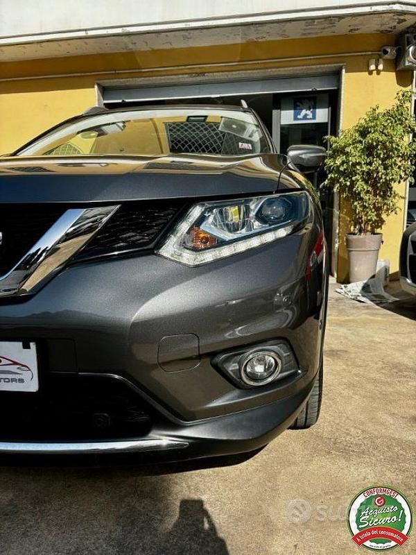 Usata Nissan X-Trail Tekna 131 CV (96 kW) 2016 Grigio scuro pastello SUV