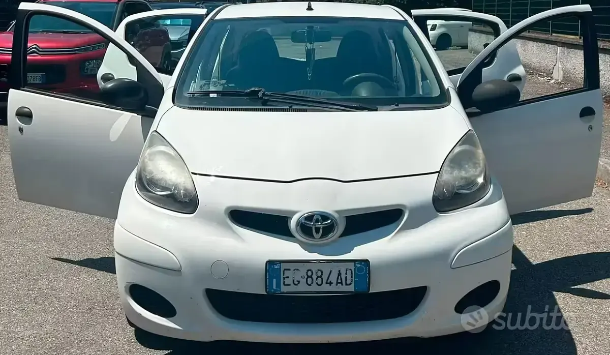 Usata Toyota Aygo 68 CV (50 kW) 2010 Bianco Utilitaria