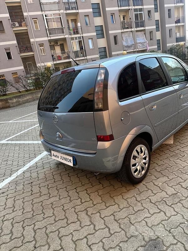 Usata Opel Meriva Cosmo 104 CV (76 kW) 2008 Grigio Monovolume