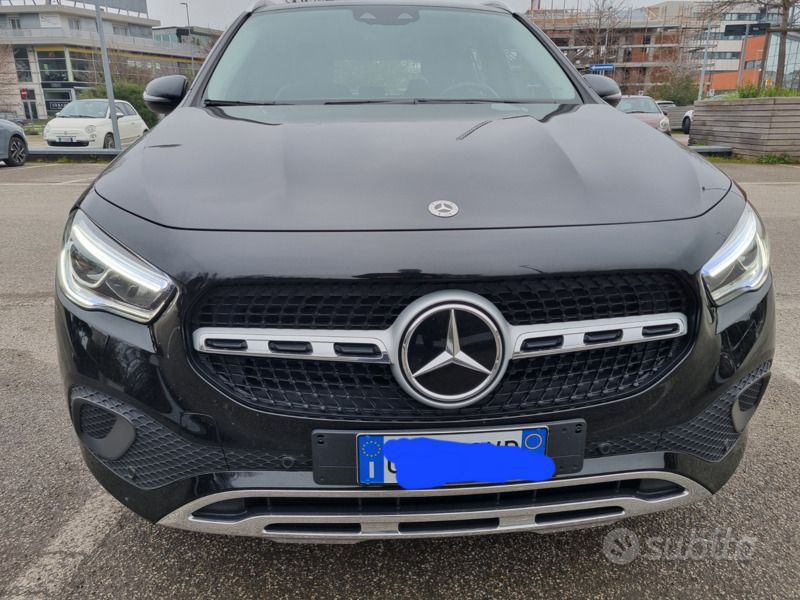 Usata 2022 Mercedes GLA200 SUV | 38.000 € (Buon prezzo) - Immagine 1/4