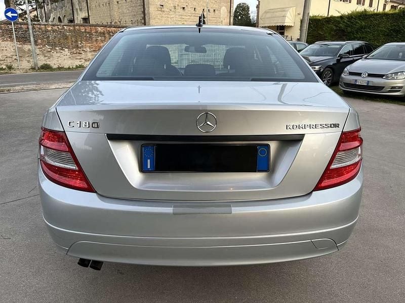 Usata Mercedes C180 Classic 156 CV (114 kW) 2007 Argento metallizzato Berlina