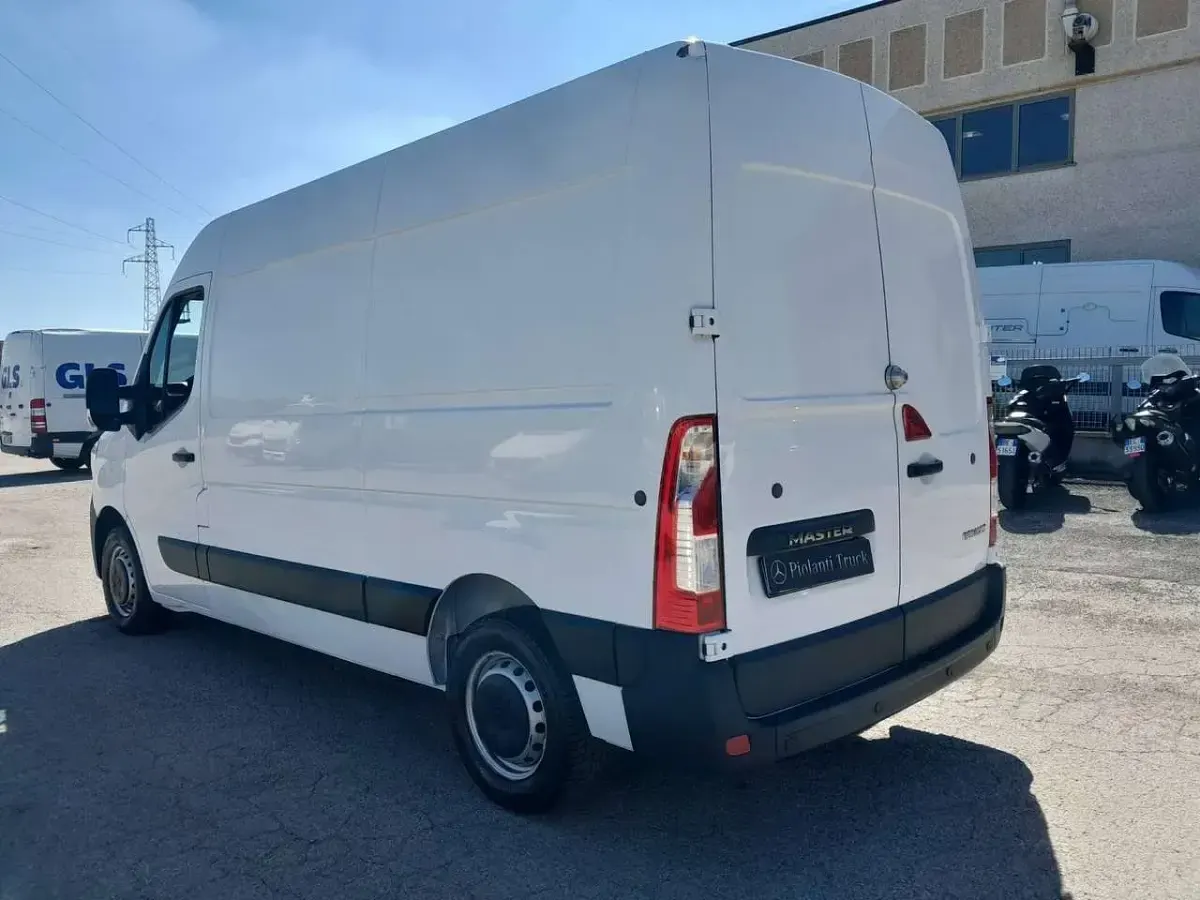 Usata Renault Master 131 CV (96 kW) 2020 Bianco Monovolume