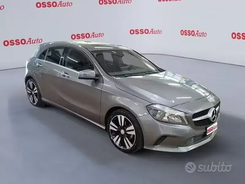 Usata Mercedes A180 109 CV (80 kW) 2016 Grigio Utilitaria