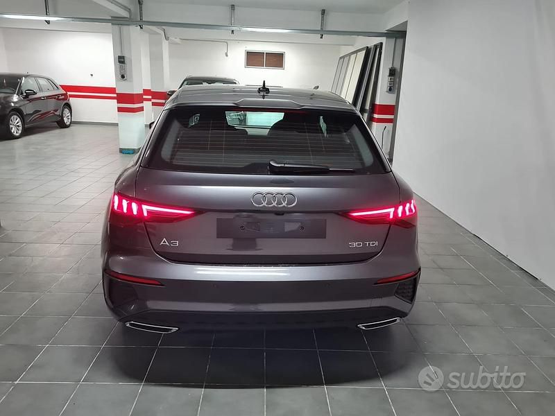 Usata Audi A3 150 CV (110 kW) 2022 Grigio Berlina