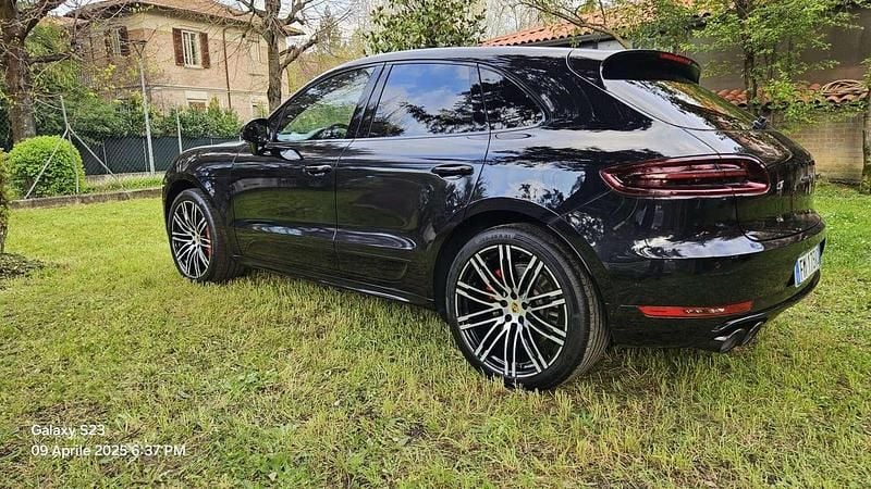 Usata Porsche Macan Turbo Performance Package 441 CV (324 kW) 2018 Nero SUV