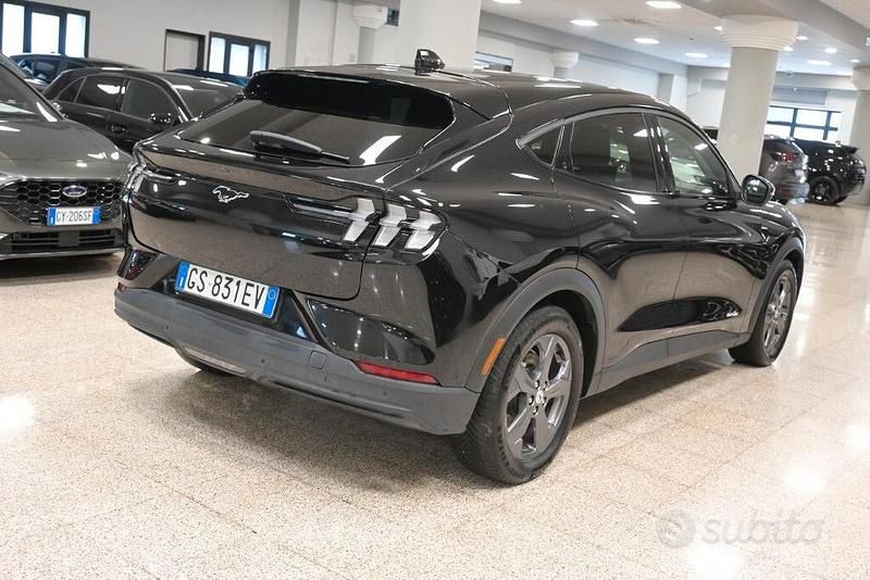 Usata Ford Mustang Standard Range 269 CV (197 kW) 2023 Nero Berlina