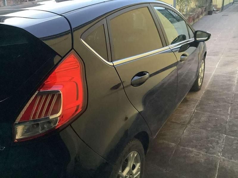 Usata Ford Fiesta Titanium 75 CV (55 kW) 2016 Nero Berlina