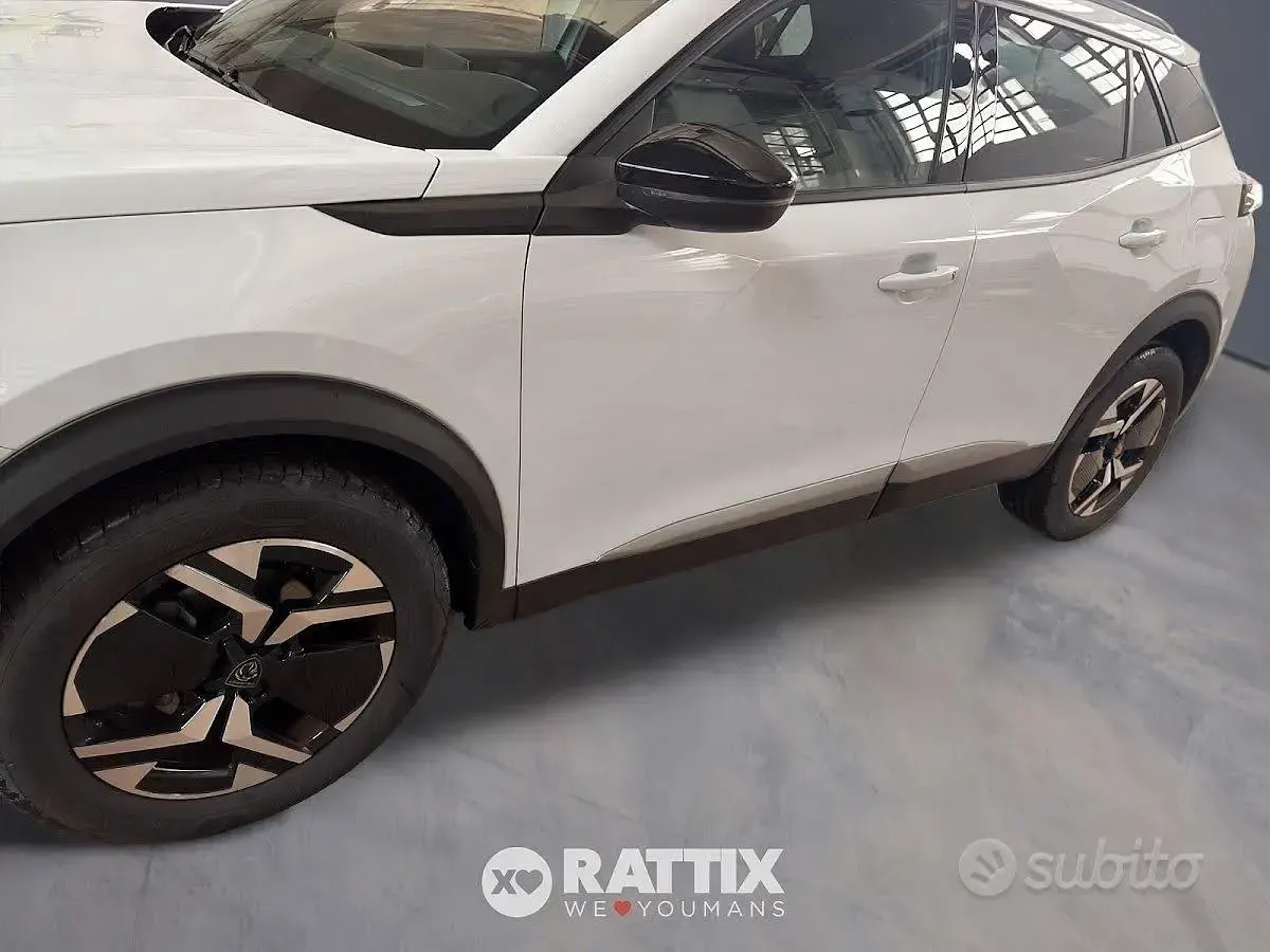 Occasion Peugeot 2008 Allure 102 ch (75 kW) 2025 Blanc SUV