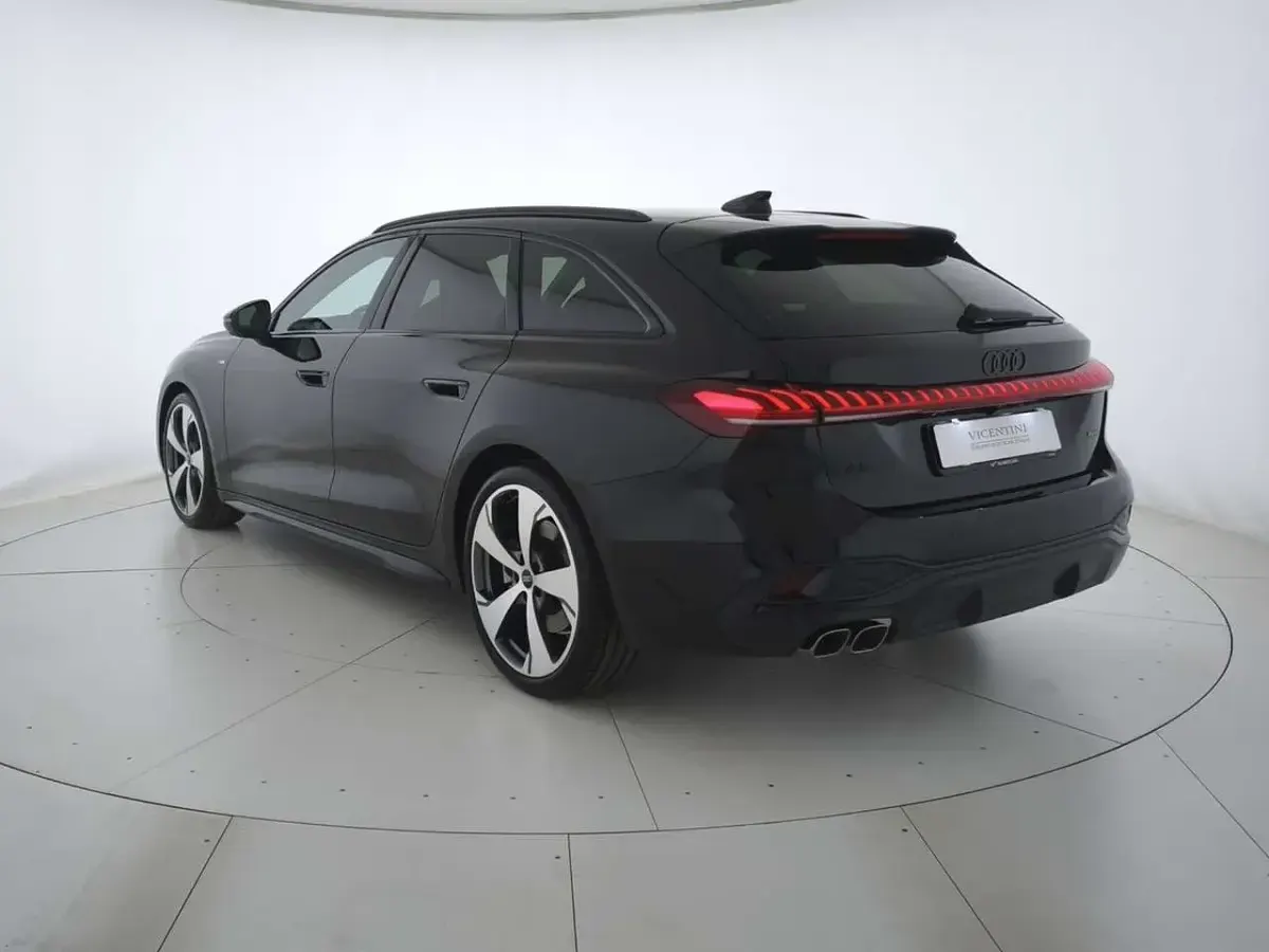 Nuova Audi A5 S-Line 204 CV (150 kW) 2026 Nero mito metallizzato Station wagon