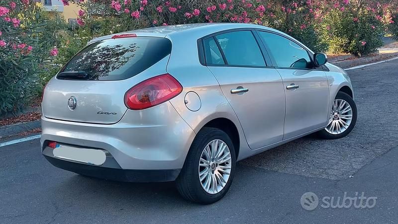 Usata Fiat Bravo 120 CV (88 kW) 2011 Grigio Utilitaria