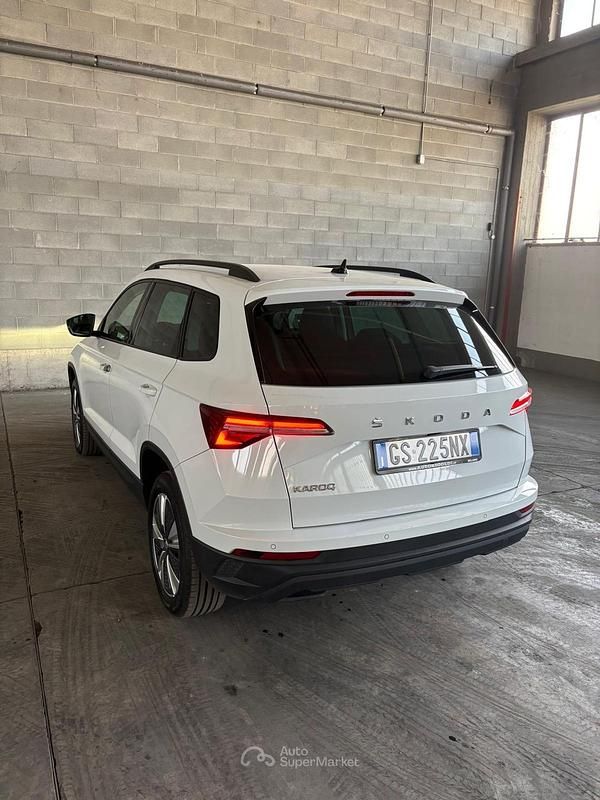 Usata Skoda Karoq Executive 116 CV (85 kW) 2023 Bianco SUV