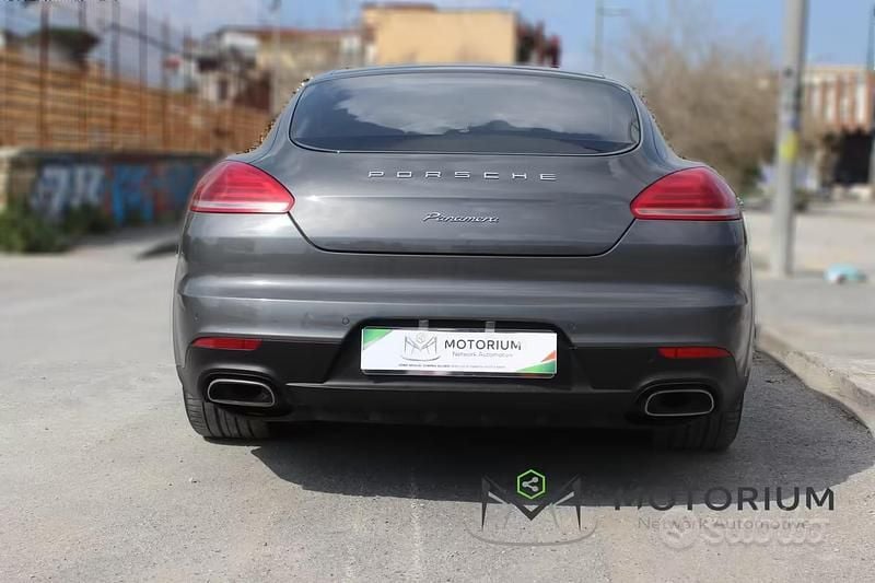 Usata Porsche Panamera 250 CV (183 kW) 2013 Giallo Utilitaria