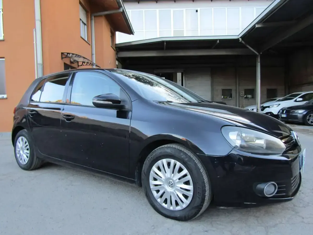 Usata VW Golf VI Trendline 105 CV (77 kW) 2010 Nero Utilitaria