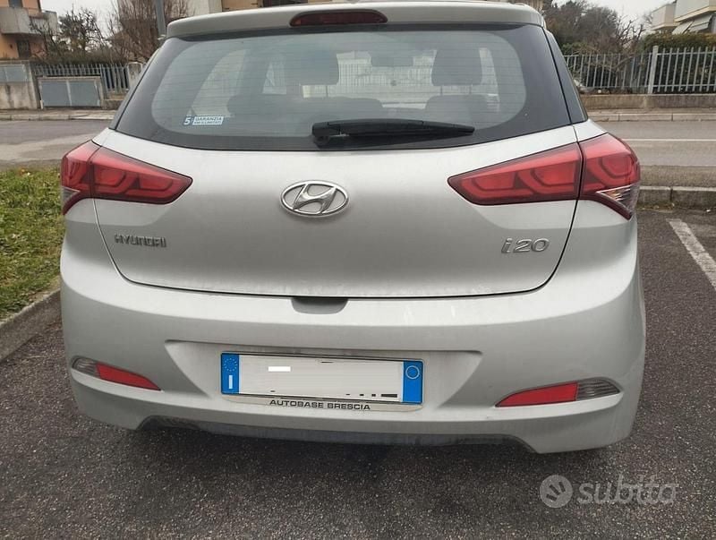 Usata Hyundai i20 Classic 75 CV (55 kW) 2018 Grigio Berlina