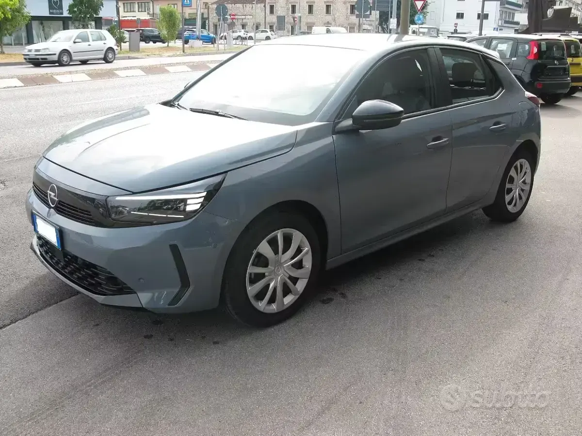 Usata Opel Corsa 75 CV (55 kW) 2024 Grigio Utilitaria