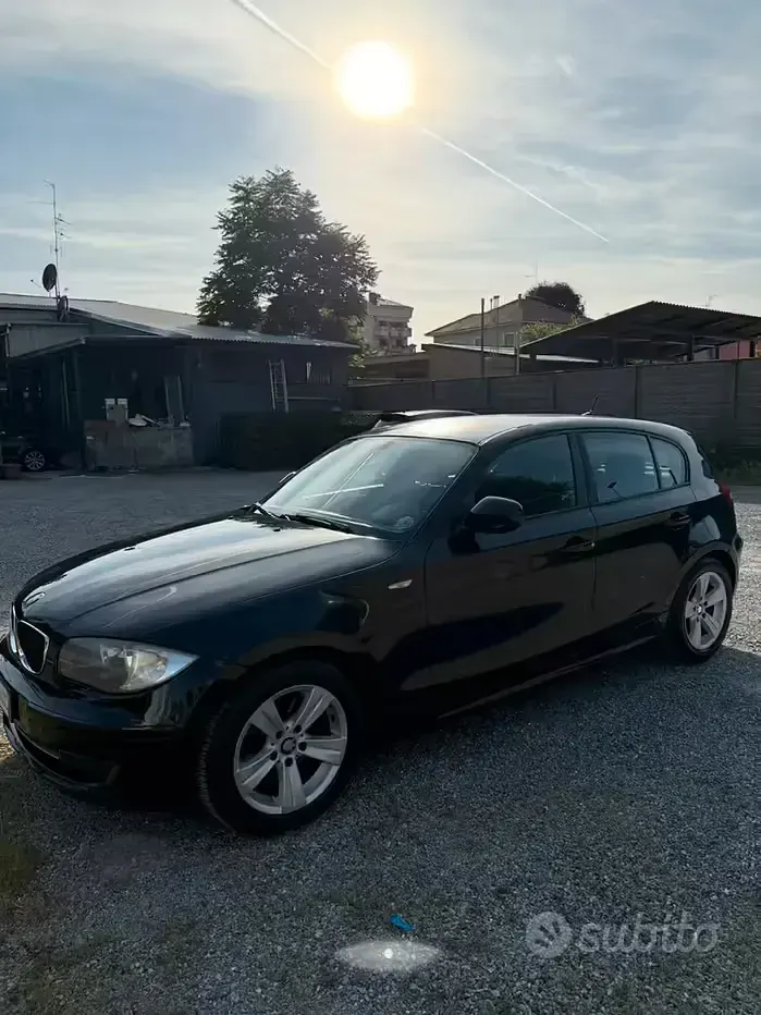 Usata BMW 118 143 CV (105 kW) 2011 Utilitaria