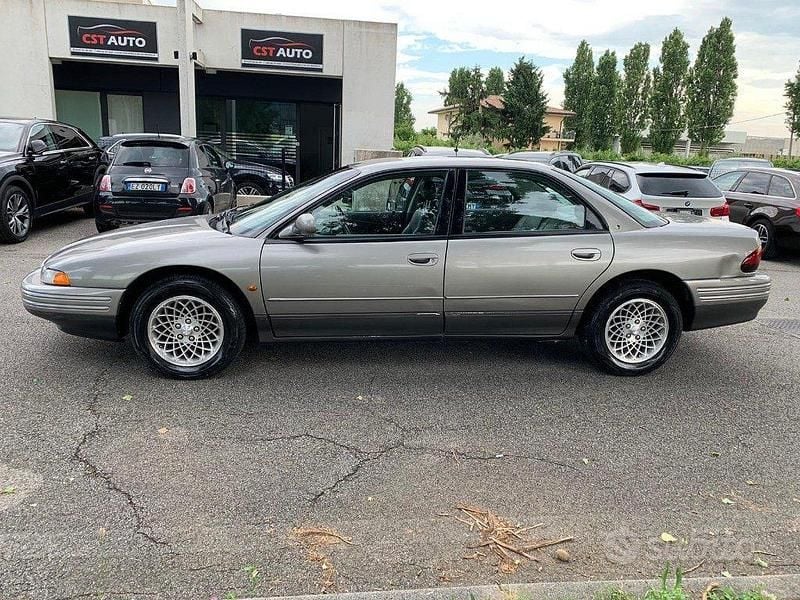 Usata Chrysler Vision 211 CV (155 kW) 1995 Grigio Berlina