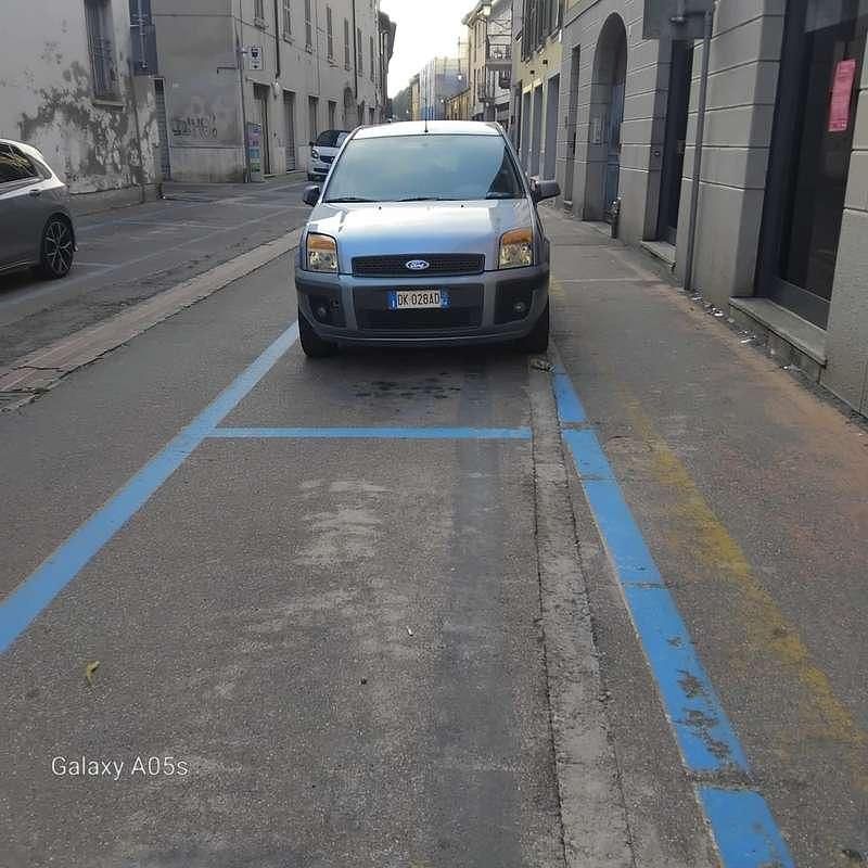 Usata Ford Fusion Collection 68 CV (50 kW) 2007 Blu/azzurro Monovolume