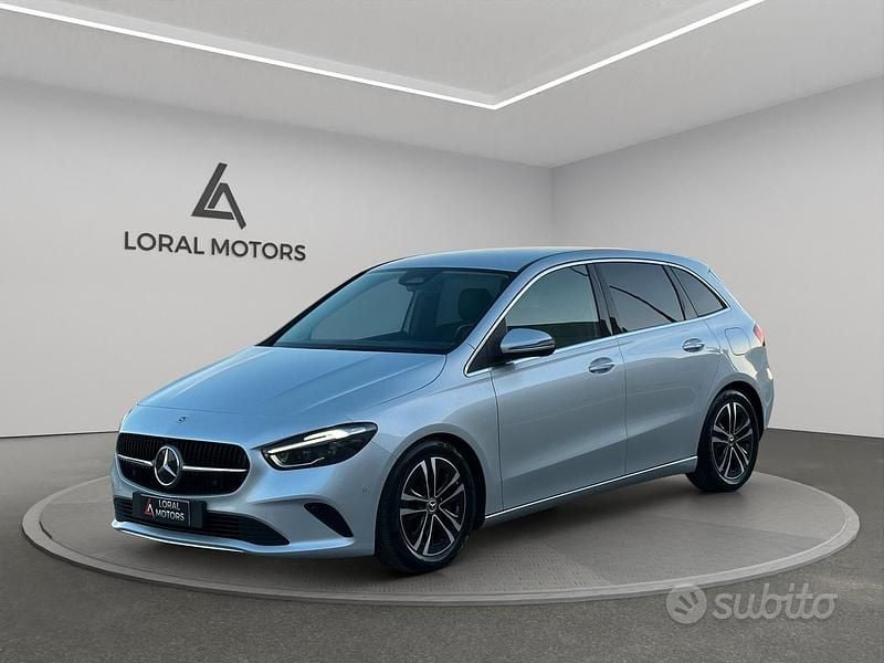 Grigio Usata 2023 Mercedes B180 Advanced Plus Monovolume | 26.490 € (Ottimo prezzo) - Immagine 1/4