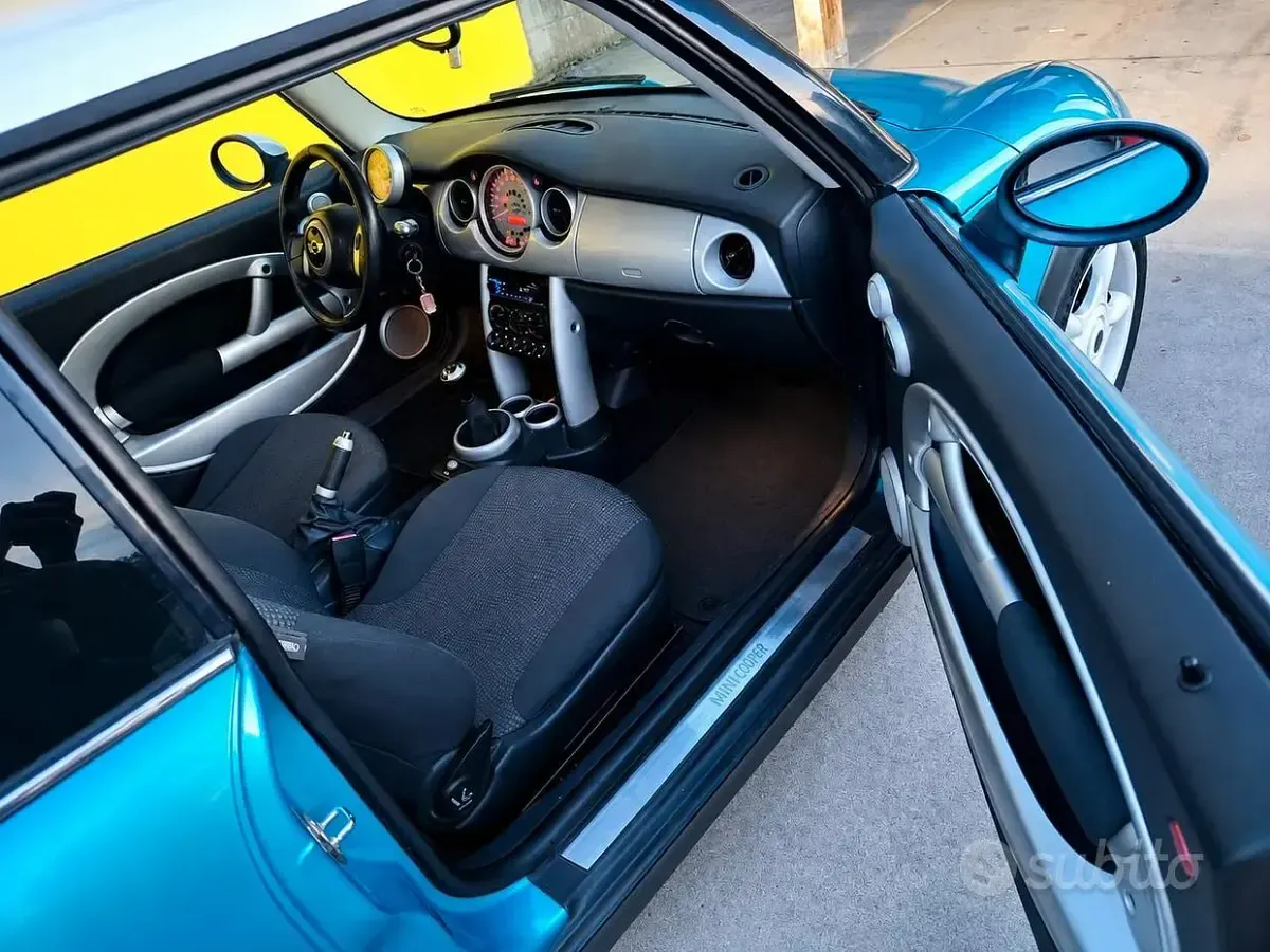 Usata Mini Cooper 116 CV (85 kW) 2004 Bluazzurro Utilitaria